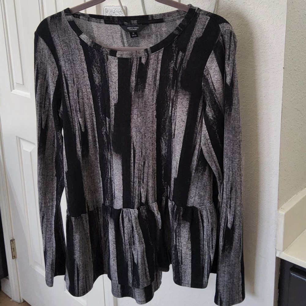 Black and Gray Lightweight Sweater